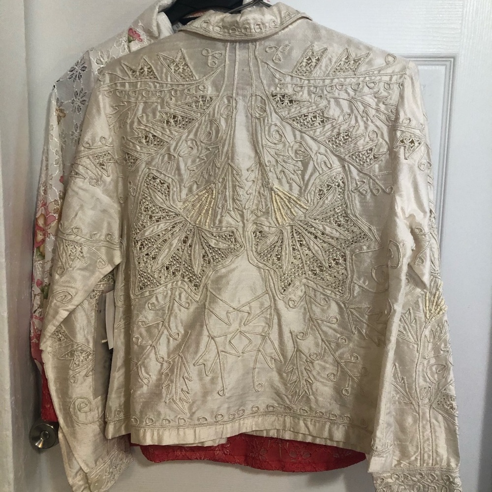 Embossed ladies spring jacket